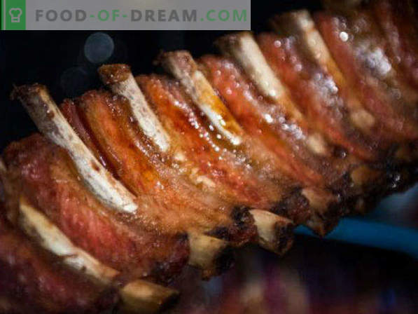 Kako kuhati svinjska rebra v pečici, preprosta in okusna