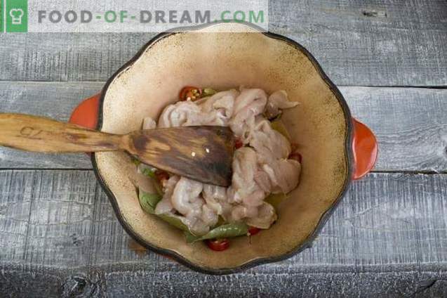 Пилешка супа от гулаш с нови картофи и зелен лук
