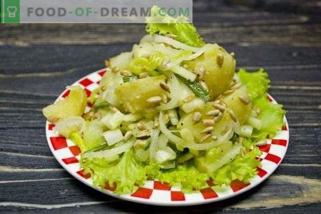 Posna krompirjeva solata z zeleno in jabolko