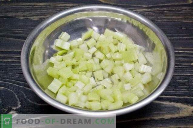 Posna krompirjeva solata z zeleno in jabolko
