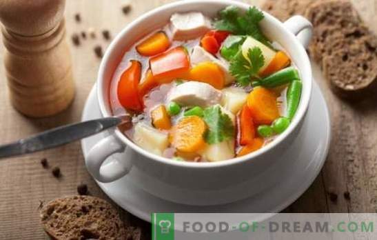 Piščančja zelenjavna juha je lahko mojstrovina! Najboljši recepti za piščančjo zelenjavno juho s smetano, sirom, ingverjem, koruzo, bučo
