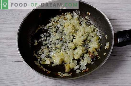 Hitro grško s surovim krompirjem - avtorjev fotografski recept za korakom. Opozorilo: krompir se lahko nadomesti z mletim mesom ali piščančjimi jetri