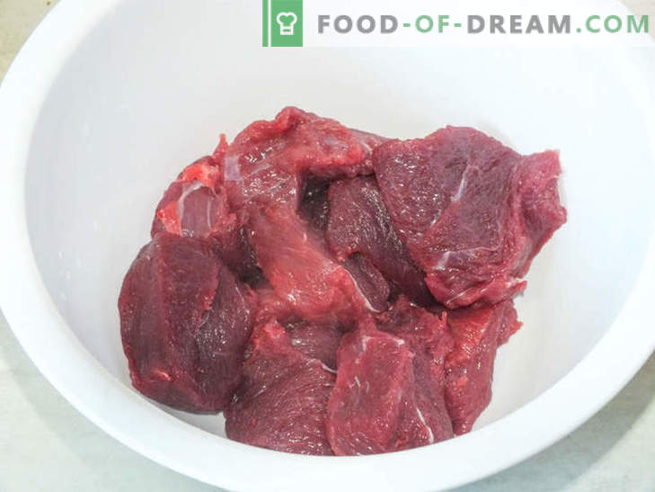 Pečena v foliji sočno goveje meso z gobami - recept za okusno jed s skrivnostjo