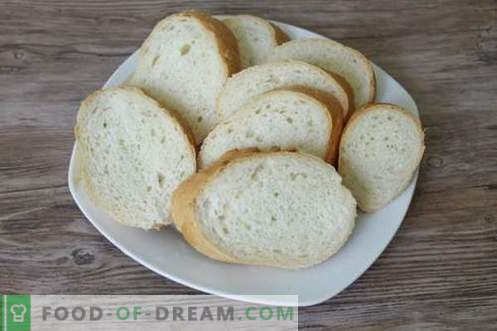 Pita za kruh z kruhom, sirom in klobaso 
