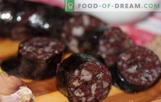 Domača krvavica je ukrajinska jed, domači recepti za klobase s slanino, ajdo, zdrob, smetano
