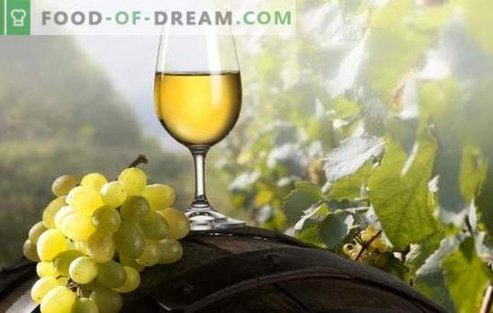 Belo vino doma: za prave sladokusce. Beli vinski recepti doma: grozdje, češnjeve sliv, kosmulje