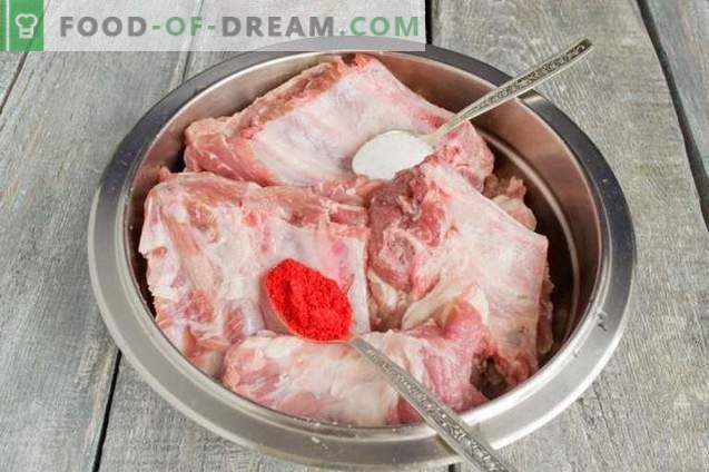 Pečena svinjska rebra z medeno omako