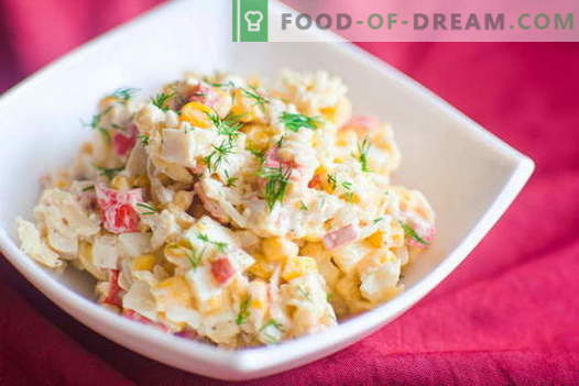 Crab Salad - najboljši recepti. Kako pravilno in okusno kuhati solato iz rakovastih palic.