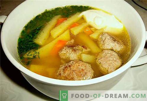 Piščančja juha - najboljši recepti. Kako pravilno in okusno kuhamo piščančjo juho.